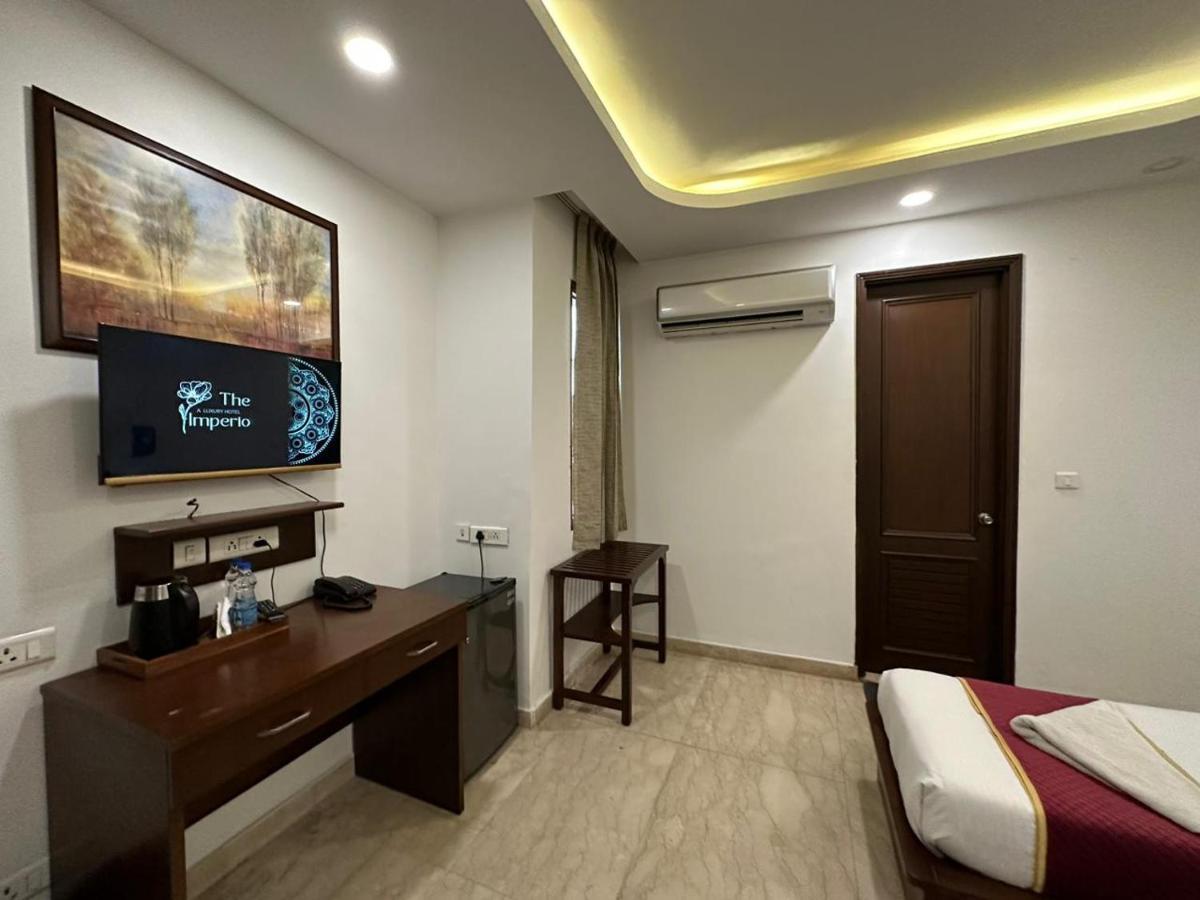 Hotel The Imperio New Delhi Exterior photo